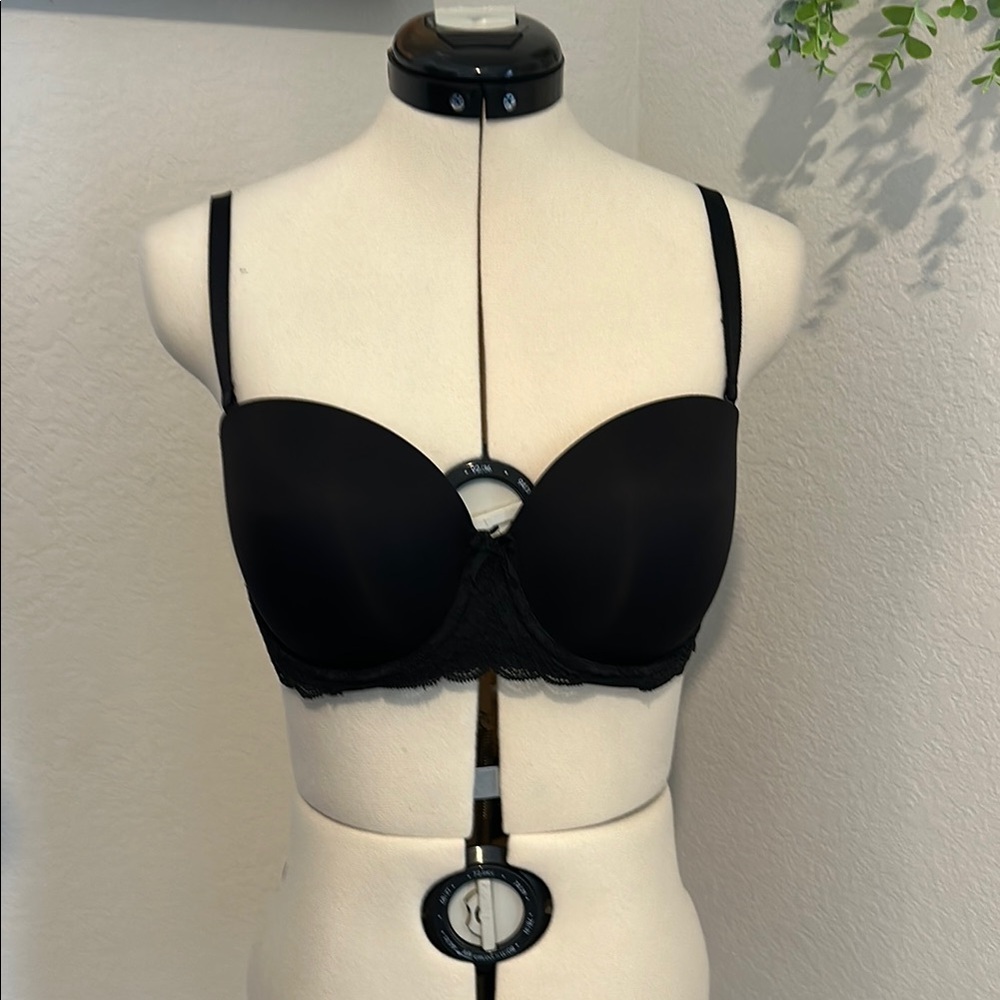 Victoria's Secret Black Strapless Bra with Sweetheart Neckline